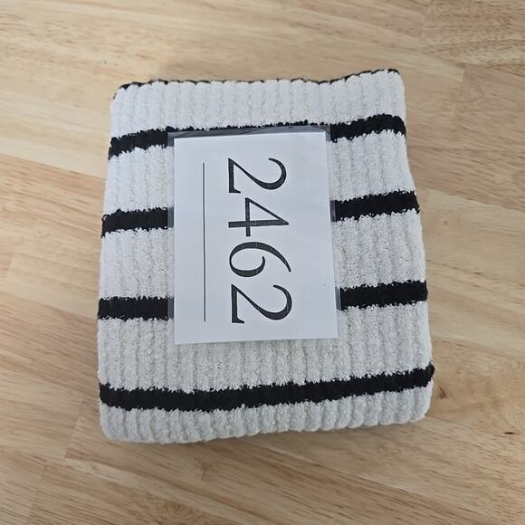 NWT‎ Madewell Off White/Black Striped Nubby Boucle-Knit Sweater Tank Size Small - Picture 9 of 9